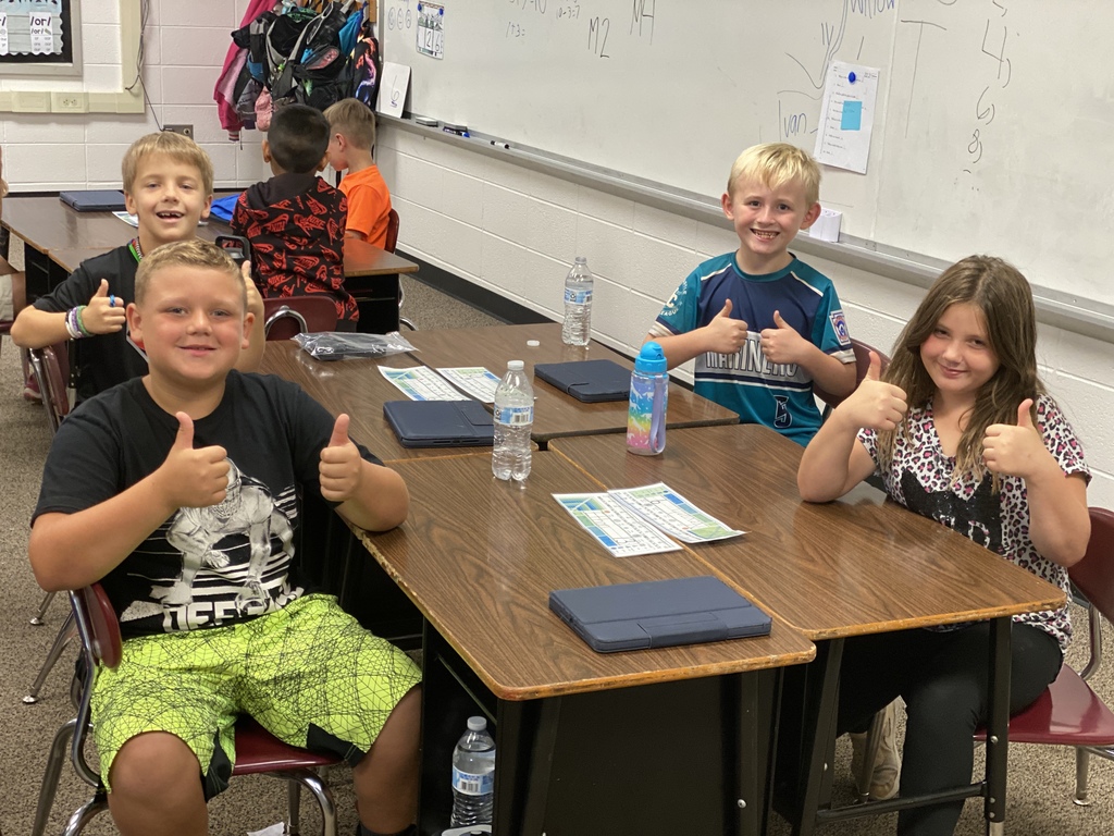 An awesome group who had their desks clean!